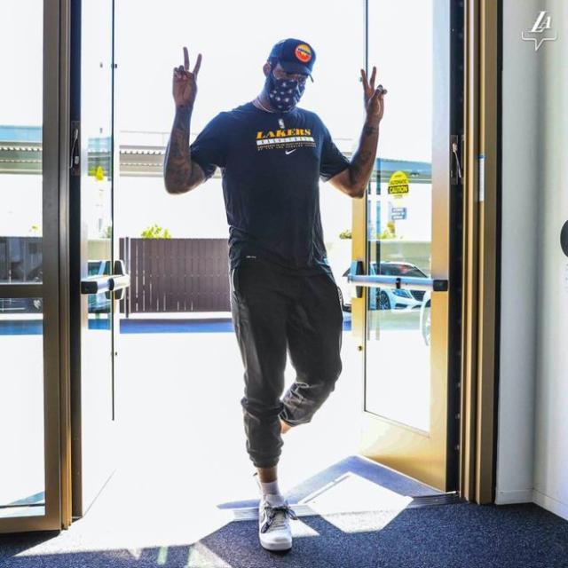 开云APP-10年前的目标终于实现 庄神欲联手詹眉组铜墙铁壁